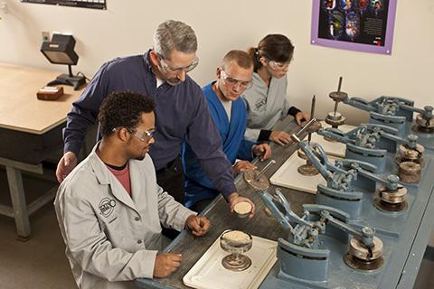 Students in the Optics Lab